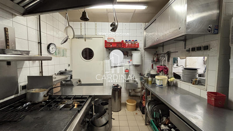 Local commercial - 117 m² - 4 pièces