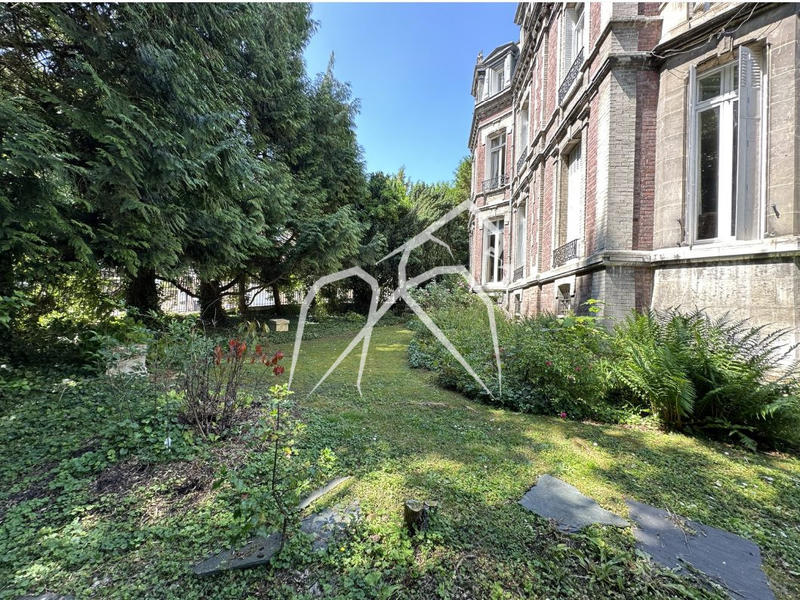 Appartement - 243 m² - 7 pièces