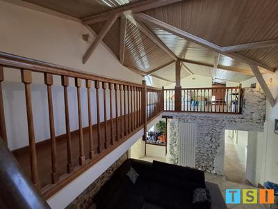 Maison - 161 m² - 5 pièces