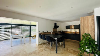 Villa - 180 m² - 6 pièces