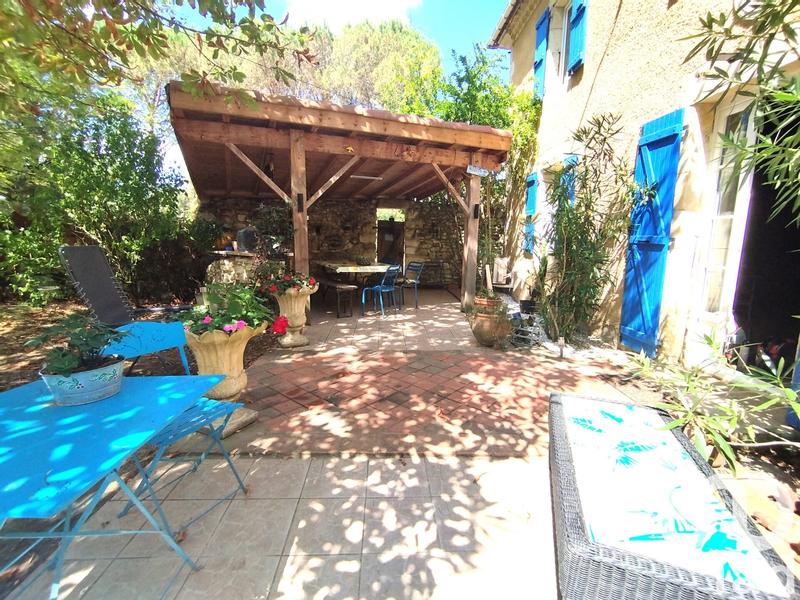 Maison - 235 m² - 8 pièces