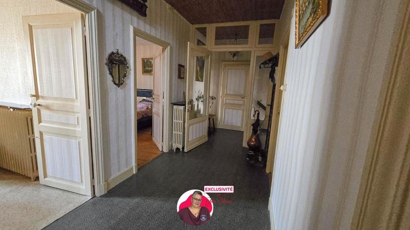 Maison - 640 m² - 16 pièces