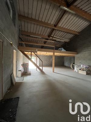 Maison - 300 m² - 3 pièces