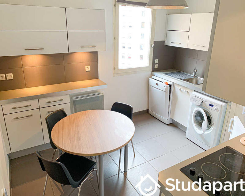 Chambre - 90 m² - 1 pièce