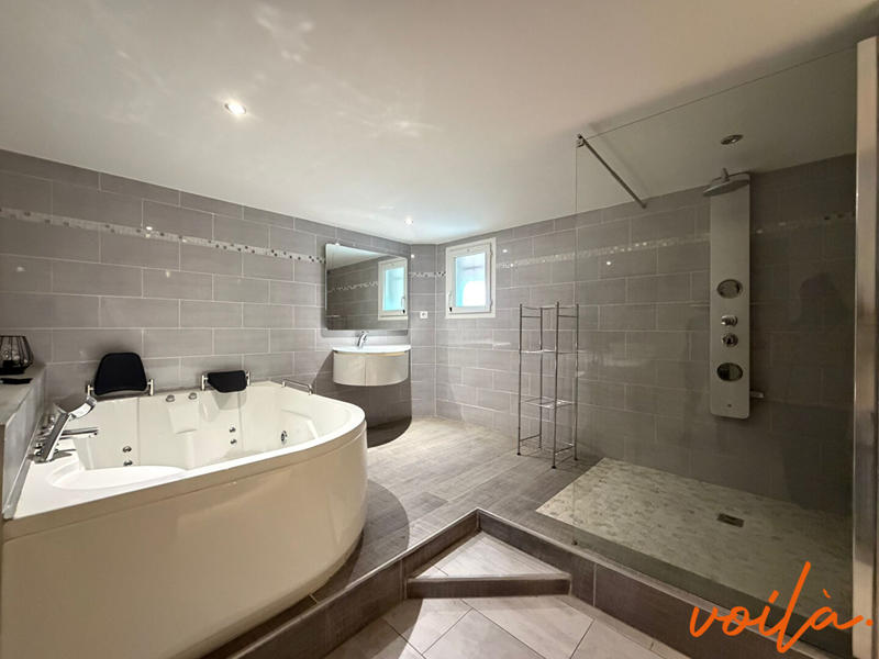 Maison - 133 m² - 6 pièces