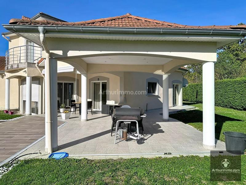 Maison - 200 m² - 9 pièces