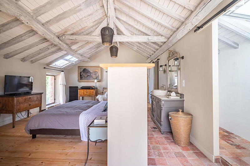 Demeure - 260 m² - 6 pièces