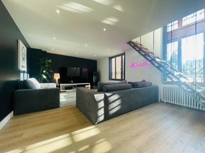 Loft - 156 m² - 4 pièces
