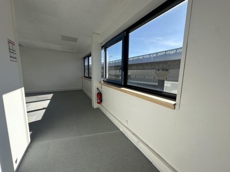 Bureau - 60 m²