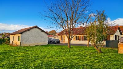 Maison - 102 m² - 5 pièces