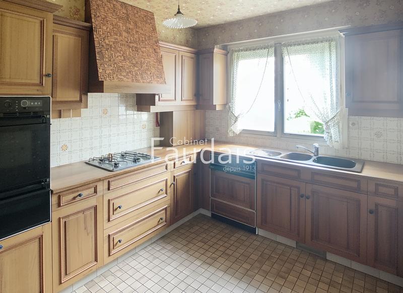 Maison - 90 m² - 5 pièces