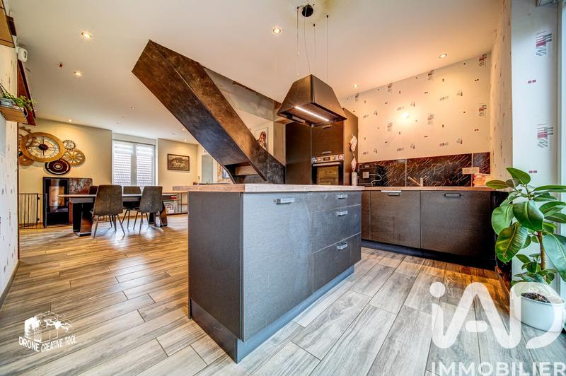 Maison - 95 m² - 5 pièces