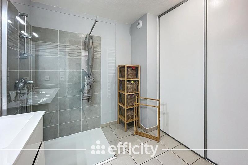 Appartement - 92 m² - 5 pièces