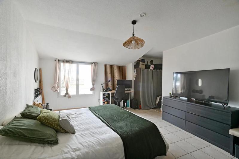 Maison - 330 m² - 15 pièces