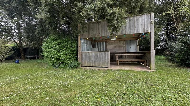 Propriété - 338 m² - 10 pièces