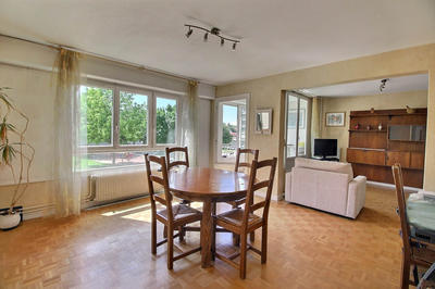 Appartement - 80 m² - 4 pièces