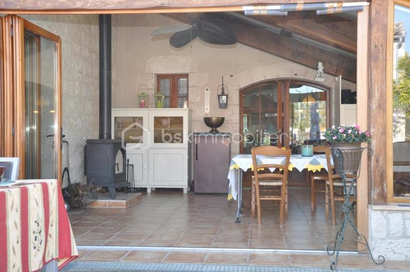 Propriété - 251 m² - 9 pièces