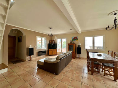 Maison - 98 m² - 4 pièces