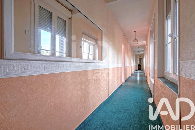 Maison - 1 160 m² - 59 pièces