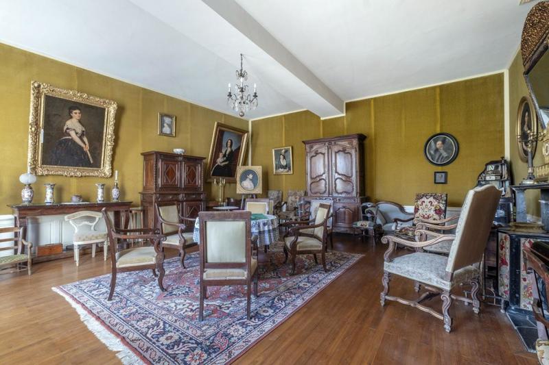 Maison - 625 m² - 13 pièces