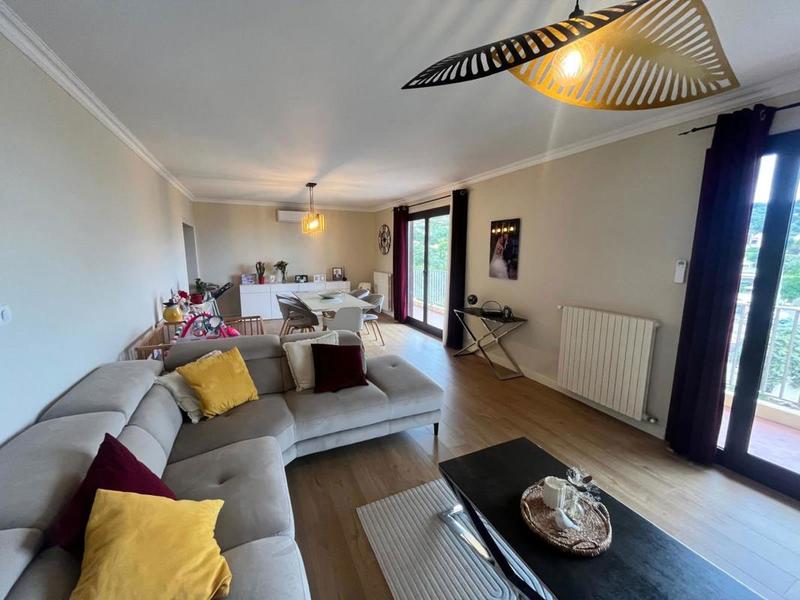 Appartement - 96 m² - 3 pièces