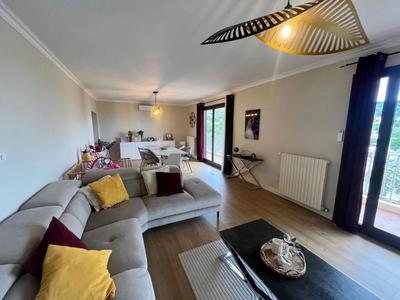 Appartement - 96 m² - 3 pièces