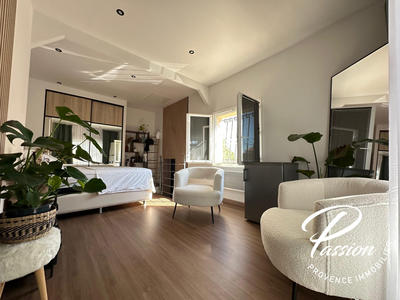 Maison contemporaine - 242 m² - 7 pièces