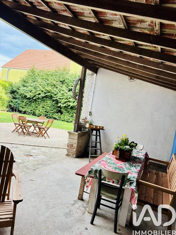 Maison - 212 m² - 7 pièces