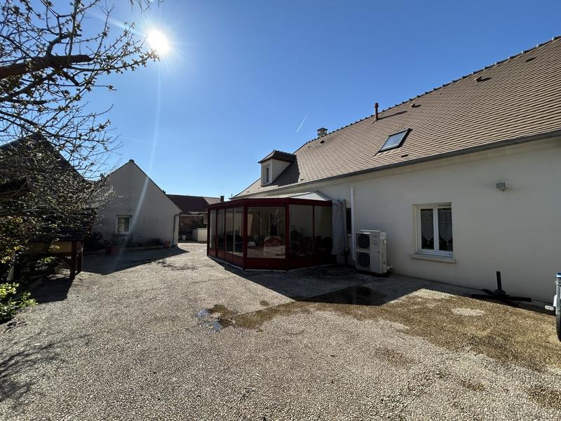 Maison traditionnelle - 174 m² - 6 pièces