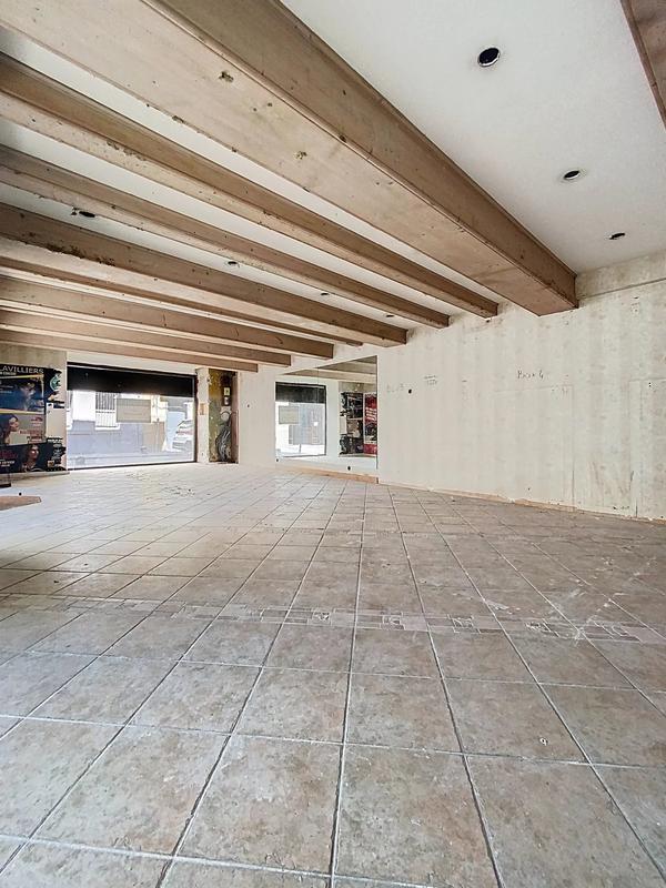 Local commercial - 115 m² - 3 pièces