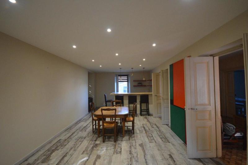 Maison - 253 m² - 11 pièces