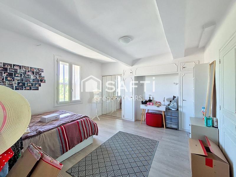 Maison - 310 m² - 20 pièces