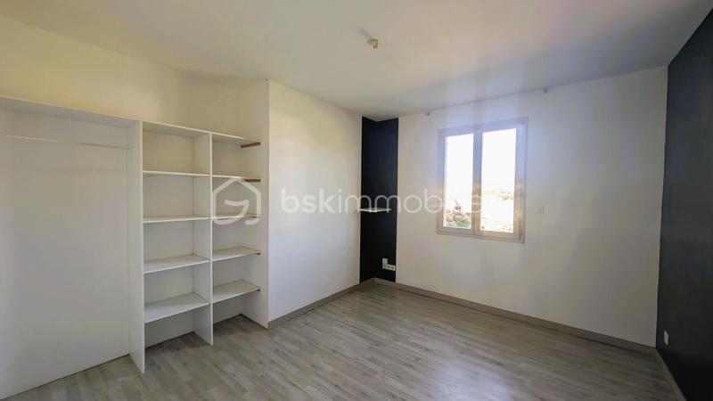 Maison traditionnelle - 176 m² - 8 pièces