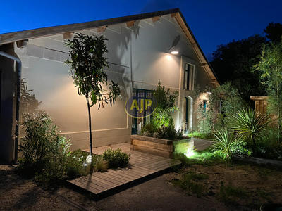 Maison - 270 m² - 6 pièces