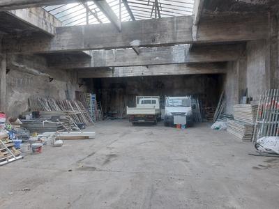 Local commercial - 400 m² - 1 pièce