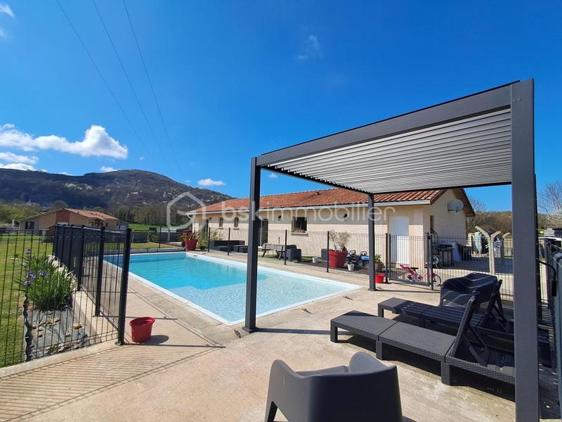 Maison traditionnelle - 1 433 m² - 4 pièces