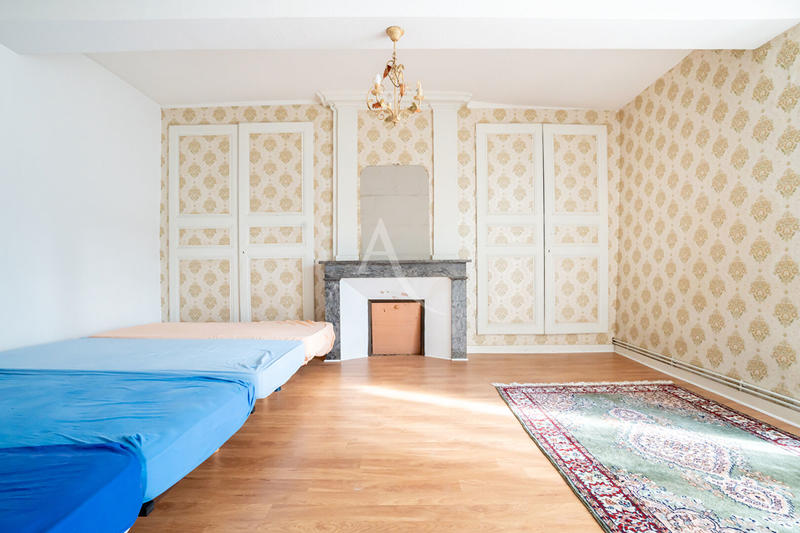 Maison - 304 m² - 10 pièces