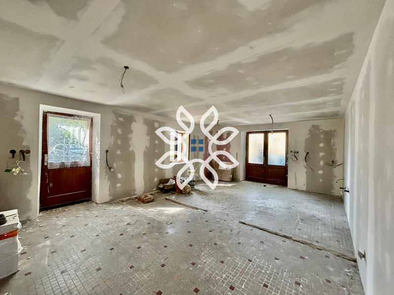 Propriété - 197 m² - 7 pièces