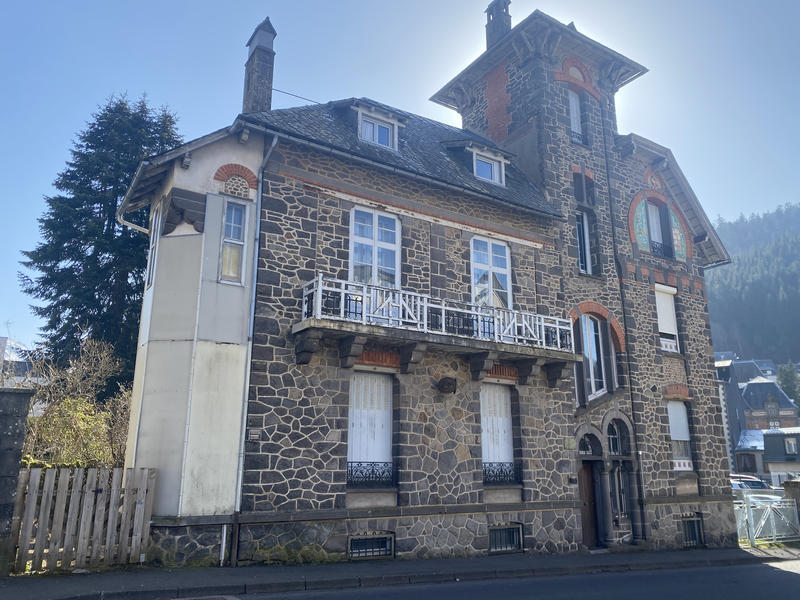 Villa - 200 m² - 12 pièces