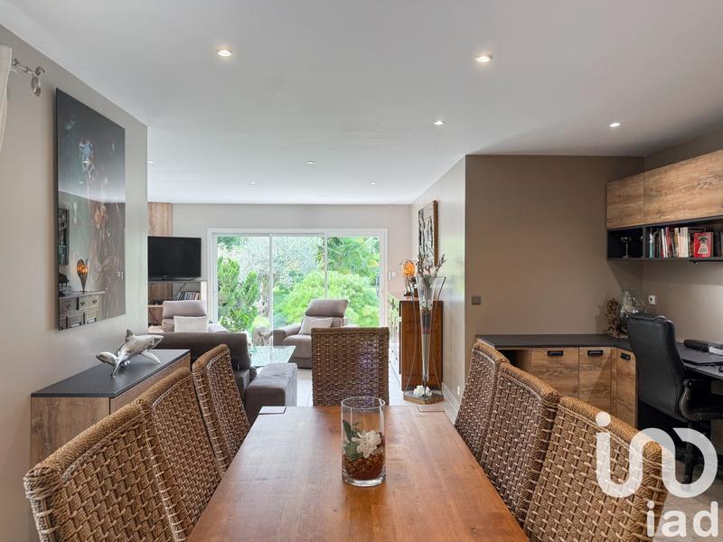 Maison - 297 m² - 10 pièces