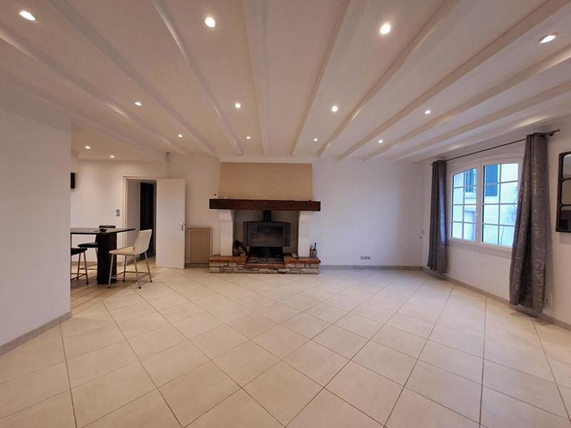 Maison - 263 m² - 12 pièces