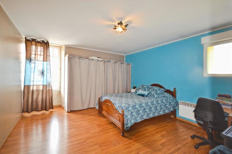 Maison - 224 m² - 6 pièces