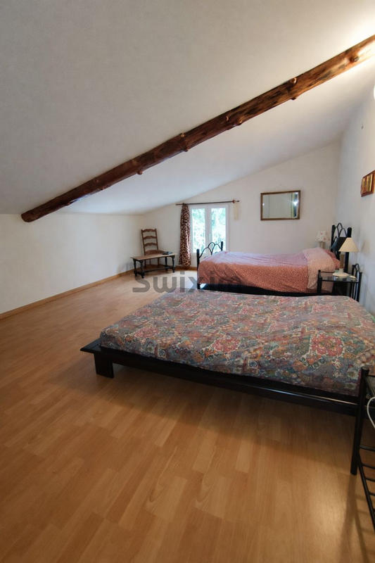 Maison - 254 m² - 13 pièces
