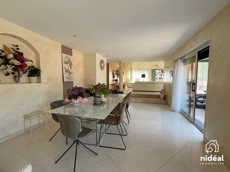 Maison - 450 m² - 10 pièces