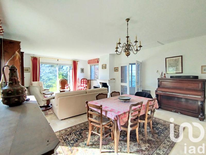 Maison - 180 m² - 8 pièces