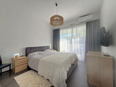 Appartement - 80 m² - 3 pièces