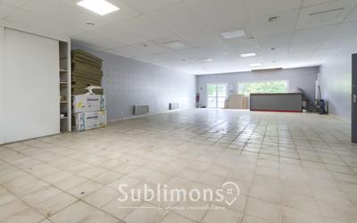 Local commercial - 1 140 m² - 14 pièces