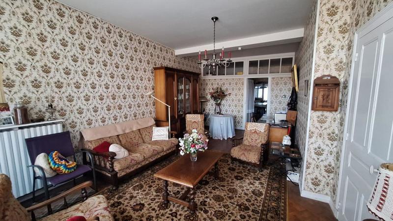 Maison - 228 m² - 8 pièces