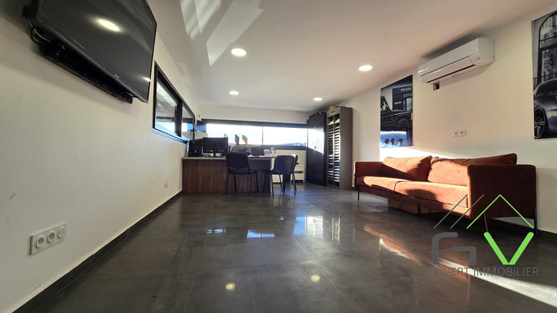 Local d'activités - 1 233 m²