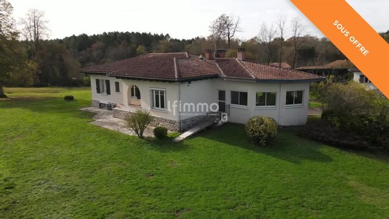 Demeure - 200 m² - 9 pièces